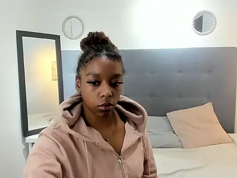 Show modela serenababe_ na web-kameri