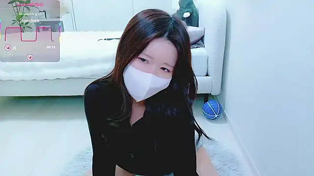 Show modela Reinya__nyan2 na web-kameri