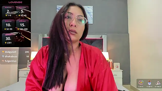 Lauralove_69: онлайн-секс-чат