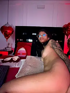 TweetiePieXXX's Live XXX Chat