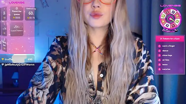 -Stephanie- Live XXX-chat