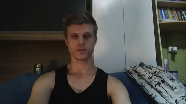 NinhoMorango: онлайн-секс-чат