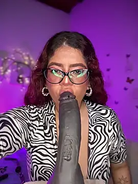 Chatroom XXX en direct de Solaangel_