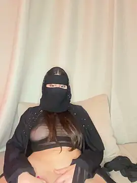 Arab-mimi  élő XXX-chatje