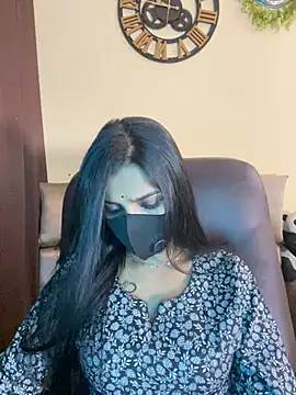 Pokazy przed kamerką – its_ur_flora