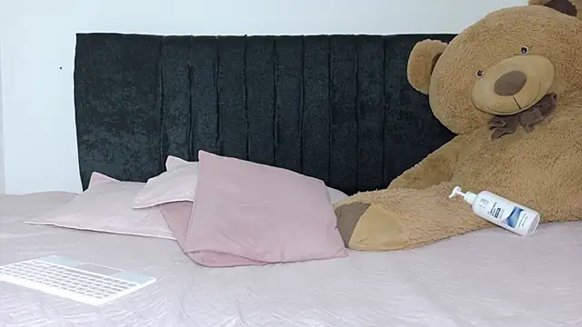 Chat +18 de Natashaparker__ ao vivo