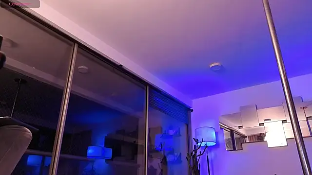 mandi4pole_ live XXX chat