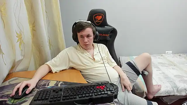 Pertunjukan Kamera Web iliaskrislove