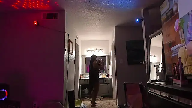 yiauana Live XXX-Chat