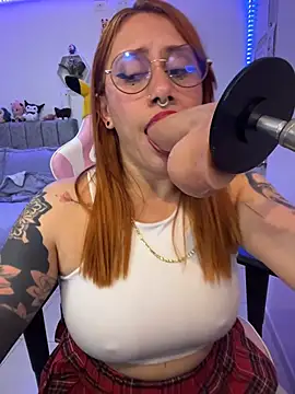 Chatroom XXX en direct de Luna_Paris_