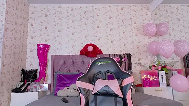 Pokazy przed kamerką – AvrillThomas