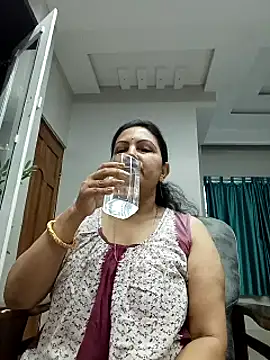 Chat +18 de MERY_ZINTA ao vivo