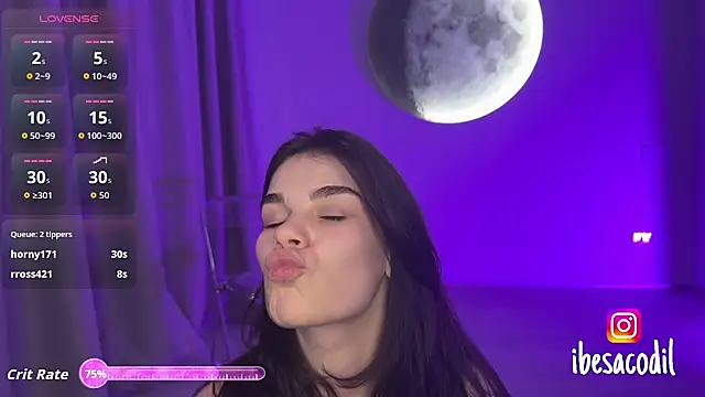 Онлайн чат XXX adriana_allien