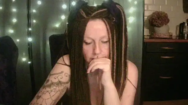 pixxiexo: διαδικτυακό σόου στην κάμερα