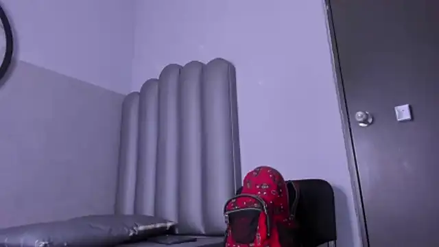 pitufa- – Naživo XXX chat