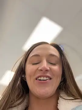 lunagirl13 élő XXX-chatje