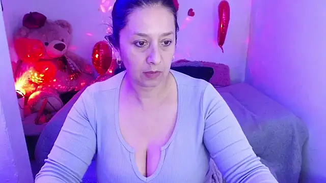 Онлайн чат XXX camilalatti