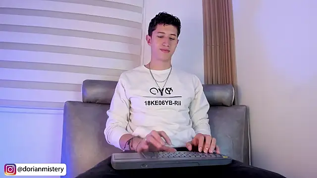 Dorianmistery2322_: онлайн-секс-чат