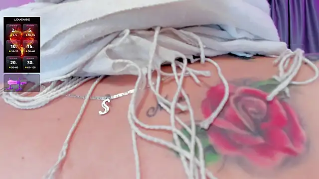 Nayla-Mouna 웹캠 쇼