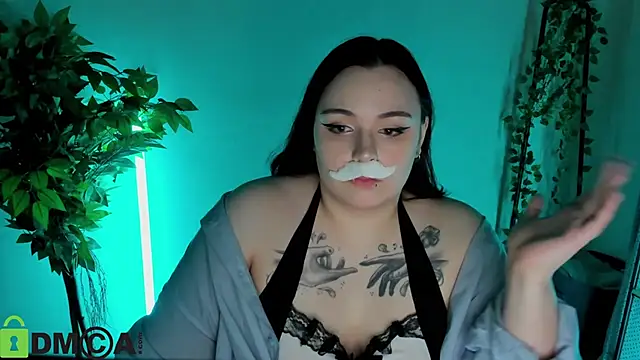 Mia_R0ss élő XXX-chatje