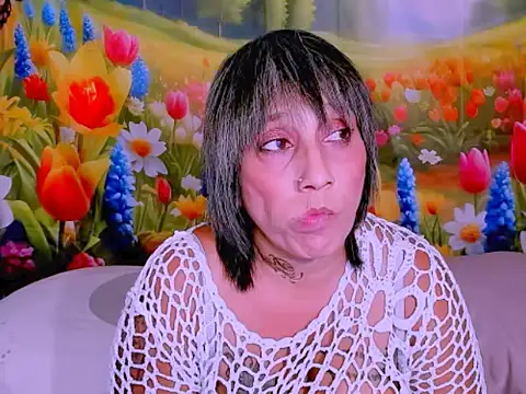 Chat +18 de indianroxy ao vivo