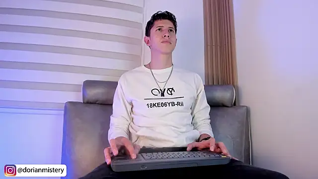 Dorianmistery2322_ – Live XXX-chat