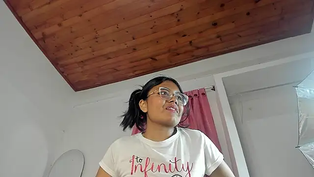 แชท XXX สดของ luna_velveth