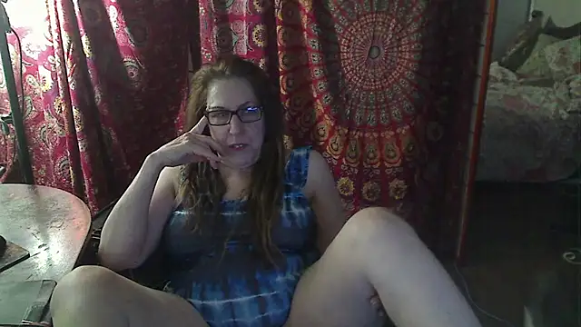 Онлайн чат XXX Ireallysquirt