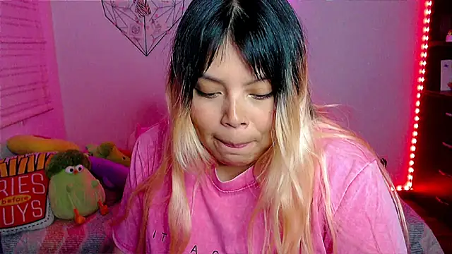 Chat XXX en directo de EllieMoonX