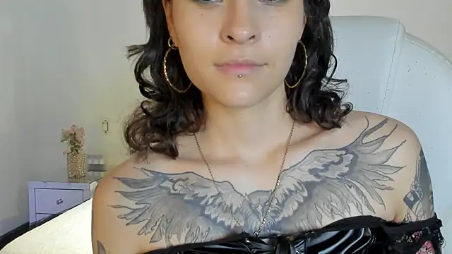 AnnyThompson_ Adlı Modelin Canlı XXX Sohbeti