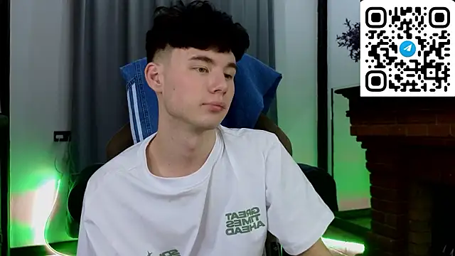 Chatroom XXX en direct de Cute_Mike