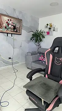 Chatroom XXX en direct de Nella_Dolls