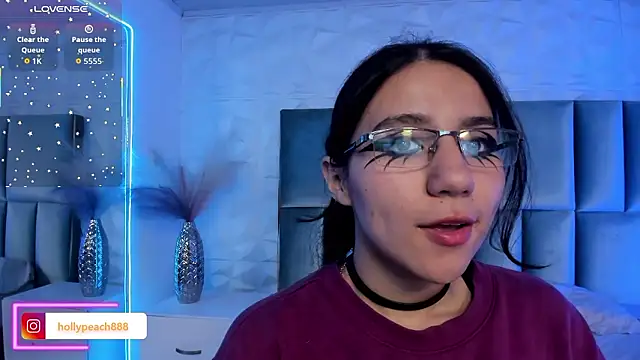 HollyPeach Live XXX-chat