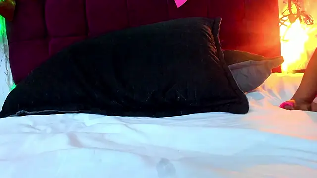 XXX chat uživo modela Anthonelaa__