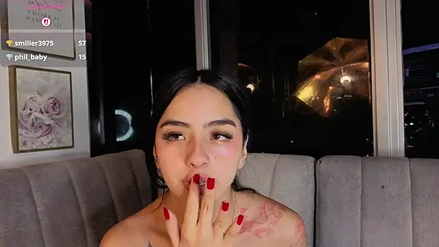 XXX chat uživo modela Daphne_chers