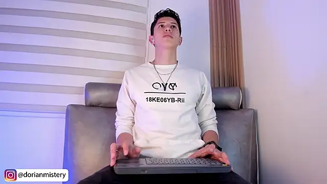 Chat XXX ao vivo de Dorianmistery2322_