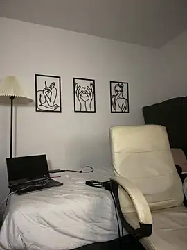 horny_roomiess Obrolan Langsung XXX