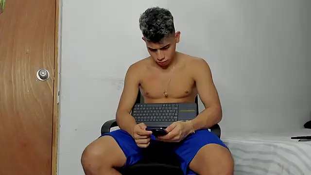 andrew_rose_ Live XXX-chat