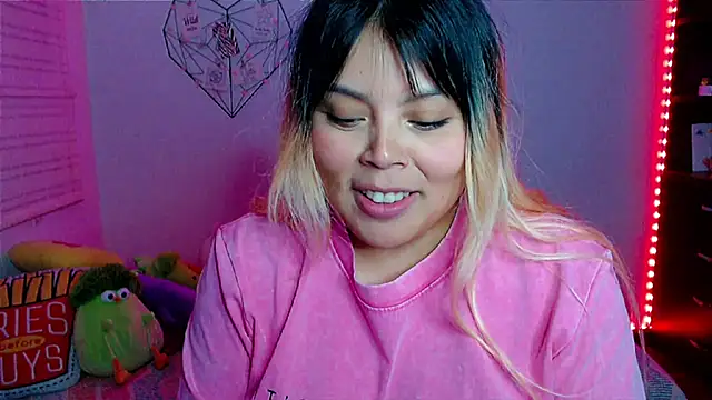 EllieMoonX Adlı Modelin Canlı XXX Sohbeti