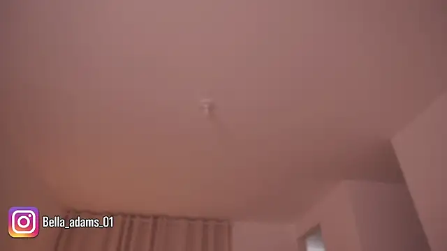 bella_adams_'s Live XXX Chat
