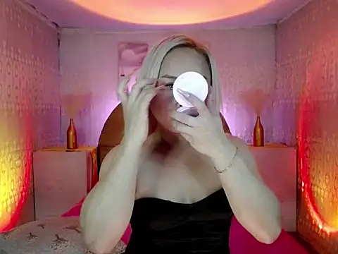 MissChannelX Pertunjukan Webcam