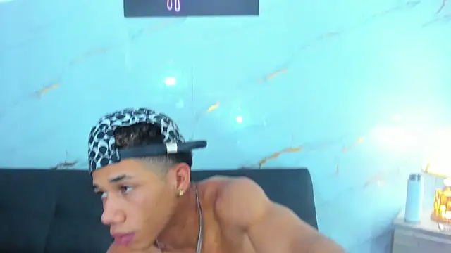 XXX chat uživo modela Little_nicoll