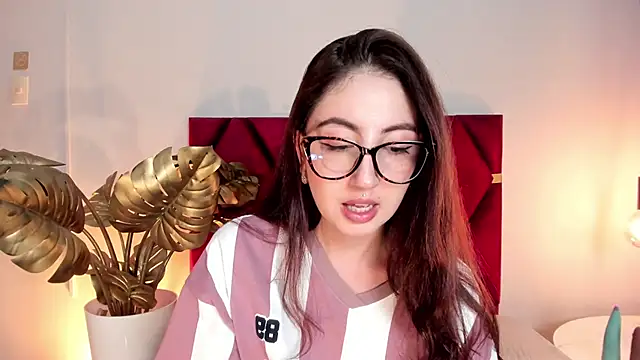 Emilywatsonn: онлайн-секс-чат