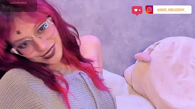 RedMeloddy Adlı Modelin Canlı XXX Sohbeti