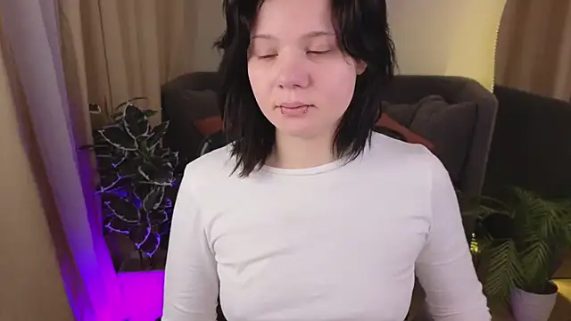 MellyBloomy: онлайн-секс-чат