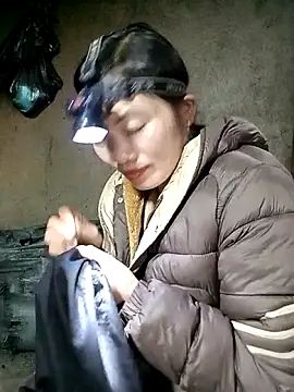 ngan-cute Adlı Modelin Canlı XXX Sohbeti