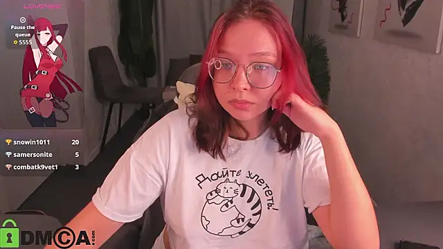 Nuura_Moore Chat XXX in diretta