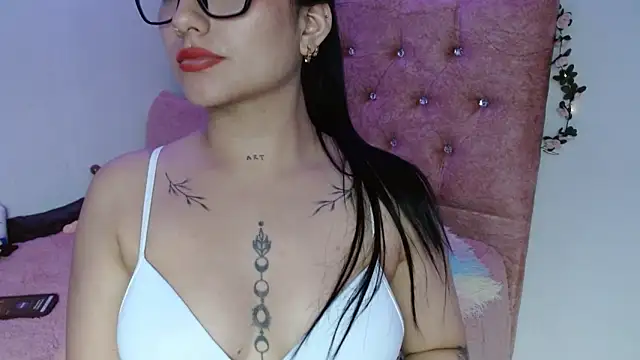 SeleneMore's Live XXX Chat