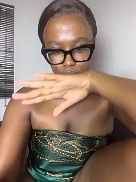 XXX chat uživo modela Moonzy77