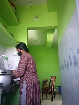 Aruna-1 webkamerás műsora